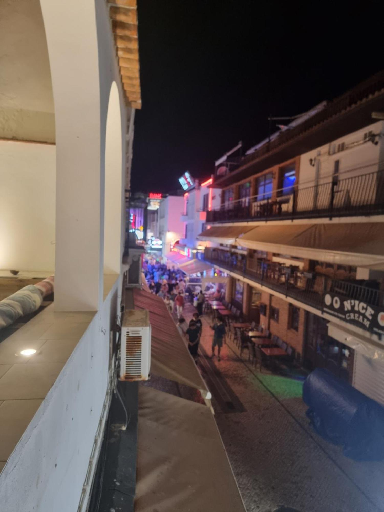 Wonder Charm Guesthouse Албуфейра Екстериор снимка